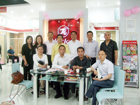 激情五月,匯泰龍江蘇無錫、中山石岐、廣東梅州專賣店同期開業(yè)